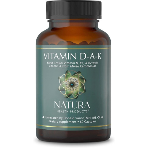 Вітамін D-A-K від Natura Health Products - підтримує здорові функції кісток, серця та зору, містить вітамін D3 5000 МО, К2 50 мкг, К1 550 мкг, вітамін А 1000 МО, біодоступний (60 капсул) Вітамін D-A-K від Natura Health Products - підтримує здорові функції кісток, серця та зору, містить вітамін D3 5000 МО, К2 50 мкг, К1 550 мкг, вітамін А 1000 МО, біодоступний (60 капсул)