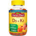 Nature Made Vitamin D3 K2 Gummies, Вітамін D3 5000 МО на порцію, кістки, зуби, м’язи, підтримка здоров’я імунітету, 50 вітамінів D + K2 Gummy Vitamins, 25-денний запас Nature Made Vitamin D3 K2 Gummies, Вітамін D3 5000 МО на порцію, кістки, зуби, м’язи, підтримка здоров’я імунітету, 50 вітамінів D + K2 Gummy Vitamins, 25-денний запас